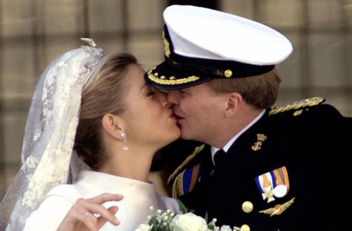 5,25 Sekunden! Keiner zeigte beim Küssen vor laufender Kamera so viel Ausdauer wie 2002 das niederländische Paar Willem-Alexander und Maxima. Foto: AP