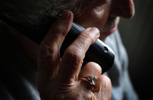 Ziel der  Banden ist es, ältere Bürgerinnen und Bürger am Telefon zu verunsichern und zu manipulieren. Foto: dpa/Karl-Josef Hildenbrand
