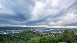 Da braut sich was zusammen: Der Großraum Stuttgart gehört zu den Regionen Deutschlands, in denen sich Blitze am häufigsten entladen. Foto: 7aktuell.de/Simon Adomat