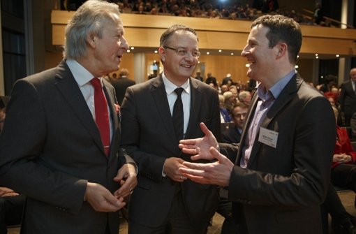 Minister Andreas Stoch mit SPD-Fraktionschef Martin Körner (re.) und Vize Hans Pfeifer (li.) Foto: Gottfried Stoppel