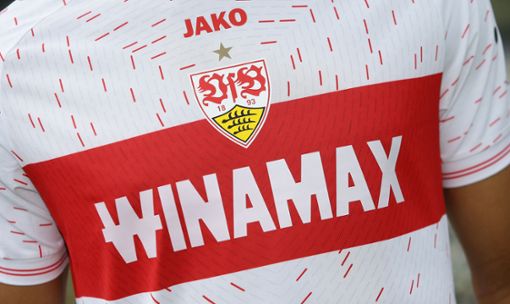 Dass mit Winamax ein Wettanbieter neuer Trikotsponsor des VfB ist, schmeckt vielen  Fans überhaupt nicht. Foto: Baumann