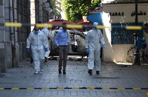 Mindestens neun Menschen werden bei zwei Anschlägen in Tunis verletzt. Foto: AFP