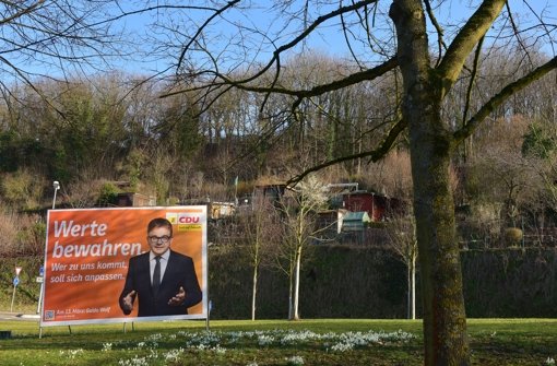 Etwas verloren steht dieses Wahlplakat in der Landschaft. Auch die Umfragewerte für die CDU sind nicht gut. Foto: Getty Images