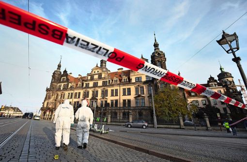 Die Polizei hat noch keine heiße Spur nach dem Einbruch ins Grüne Gewölbe in Dresden, geht aber von vier Tätern aus. Foto: dpa/Sebastian Kahnert