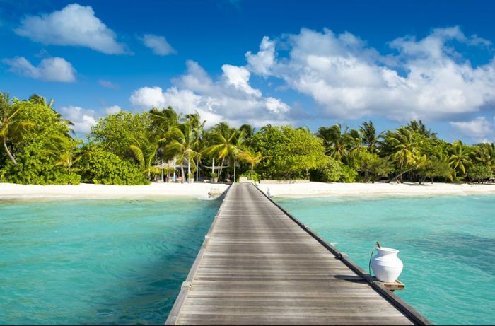 Der Name Malediven bedeutet Inselkette und bezeichnet knapp 1200 Inseln südwestlich von Sri Lanka und Indien.