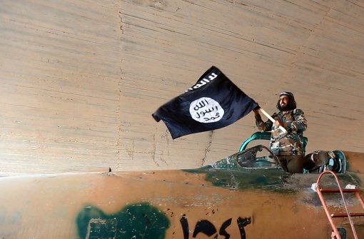 Die islamistische Terrororganisation IS hat die Anschläge in Nordfrankreich, Ansbach, Würzburg und Nizza für sich in Anspruch genommen. Dass sie verstärkt auf Einzeltäter setzen, könnte ein Hinweis auf die Schwäche der Terrorgruppe sein. Foto: dpa