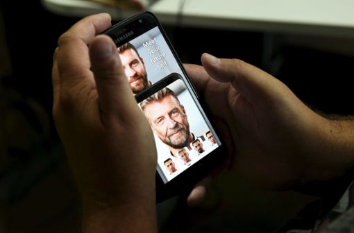Mit der FaceApp kann man   herausfinden, wie man als Rentner aussehen könnte. Die App ist im Hinblick auf  den Datenschutz höchst umstritten. Foto: dpa