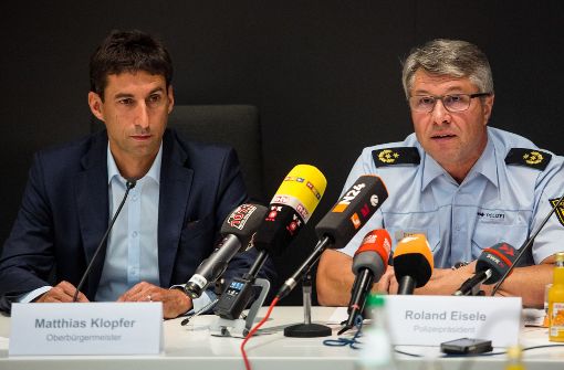Aalens Polizeipräsident Roland Eisele (rechts) und der Schorndorfer Oberbürgermeister Matthias Klopfer. Foto: dpa