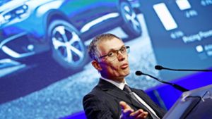 Unter der Führung von Carlos Tavares ist der französische PSA-Konzern aus der Krise gekommen. Nun soll Opel diesem Beispiel folgen. Foto: AP