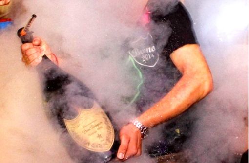 In Nebel gehüllt: Der Luxus-Champagner wird in der Schwabenwelt gereicht. Foto: /privat