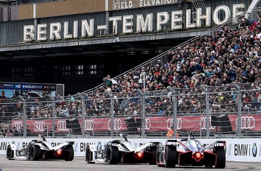 Die Formel E startet in ihr Saisonfinale mit sechs Läufen in Berlin – allerdings vor leeren Zuschauerrängen im Gegensatz zum vergangenen Jahr. Foto: dpa/Britta Pedersen