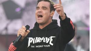Das Foto zeigt Robbie Williams am 4. Juni in Manchester beim Benefizkonzert für die Opfer des Terroranschlags. Aufgrund „nicht zumutbarer Auflagen“ hat die Deutsche Presse-Agentur den Tourauftakt in Dresden nicht fotografiert. Foto: dpa