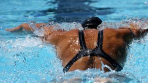 Einige Schwimmer trainieren derzeit nach ganz eigenen Regeln. Foto: Baumann