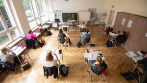Am Montag nahmen Berufsschüler am Unterricht in der Gewerblichen Schule Im Hoppenlau in Stuttgart teil. Foto: dpa/Marijan Murat
