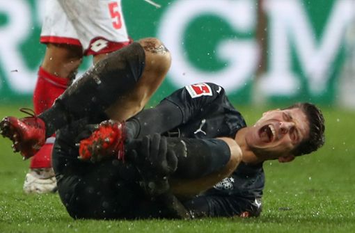 Mario Gomez hat sich glücklicherweise nicht ernsthaft verletzt. Foto: Bongarts