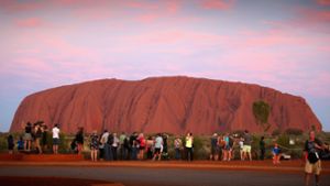 Der Uluru,  besser bekannt als „Ayers Rock“ wird für touristische Klettertouren gesperrt. Foto: Getty Images/Chris Jackson
