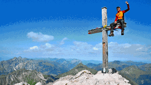 Glück des Gipfelstürmers: Endlich oben! Foto: Andreas P./Fotolia