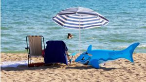 Im vergangenen Jahr verbrachten 22,2 % der Befragten laut der aktuellen FUR-Reiseanalyse einen Bade- oder Strandurlaub. Foto: dpa/Clara Margais