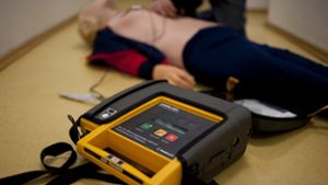 Defibrillatoren können Leben retten. Foto: dpa/Lukas Barth