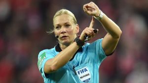 Geht Bibiana Steinhaus nach dem Supercup in Schiedsrichter-Rente? Foto: dpa/Torsten Silz