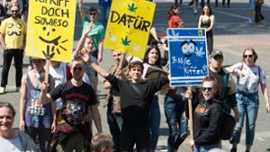 In Stuttgart und vielen weiteren Städten weltweit gingen für den „Global Marijuana March“ Demonstranten auf die Straßen. Foto: Lichtgut-Oliver Willikonsky