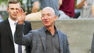 Kann auch den großen Auftritt: Jeff Bezos will im Herbst in den Verwaltungsrat von Amazon wechseln. Foto: imago images/Pacific Press Agency/Lev Radin