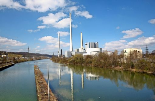 Das Kraftwerk prägt die Industrielandschaft im Neckartal. Foto: Horst Rudel