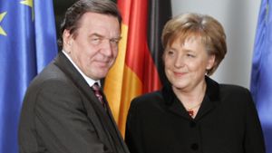 Der ehemalige Bundeskanzler Gerhard Schröder rät Angela Merkel zur Vertrauensfrage. Foto: dpa