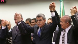 Eduardo Cunha, Romero Juca und Eliseu Padilha (von links) von der brasilianischen Partei der Demokratischen Bewegung  haben den Austritt der Partei aus der Regierung beschlossen. Foto: AP