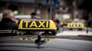 Die Taxibranche in Stuttgart steht unter Druck. Jetzt sollen höhe Tarife die wirtschaftliche Basis vieler Betriebe sichern Foto: Lichtgut/Leif Piechowski