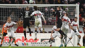 Bayer Leverkusen hat die Festung Stuttgart eingenommen und ist erstmals in dieser Saison auf einen Champions-League-Platz geklettert. Foto: dpa