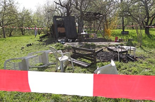 Abgebrannte Gartenhütte beim ausländerfeindlichen Brandanschlag in Winterbach. Foto: dpa