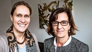 Die Beraterinnen Martina Mittag  und Sabine Wörner-Fischer (v.li.)  Foto: Lichtgut/Leif Piechowski