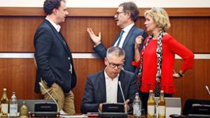 OB Matthias Knecht  (links)  und seine Dezernenten müssen viele Wünsche beachten Foto: factum/Simon Granville