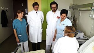 In dem Lungenzentrum arbeiten Ärzte und Fachkräfte verschiedener Abteilungen zusammen – auch bei der Visite. Foto: Alb Fils Kliniken
