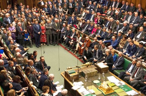 Premierministerin Theresa May hält eine Rede, kurz nachdem das britische Parlament ihren Brexit-Deal abgelehnt hat. Foto: AFP