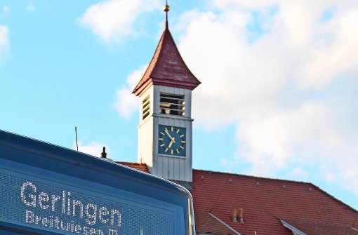 Die Stadtbusse gehören mittlerweile zu Gerlingen wie das Alte Rathaus. Sie verbinden die Stadt mit den Nachbarkommunen Leonberg und Ditzingen – künftig noch öfter. Foto:  