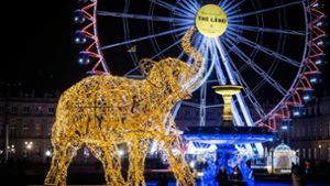 Elefant und Riesenrad am Schlossplatz: Was wird aus den weihnachtlichen „Glanzlichtern“ der Stadt Foto: Lichtgut/Achim Zweygarth