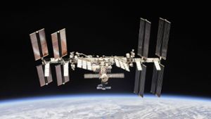 Die Batterie-Palette wurde im März 2021 von der ISS abgekoppelt mit dem Ziel, dass sie Jahre später in der Atmosphäre verglüht. Foto: -/NASA/dpa