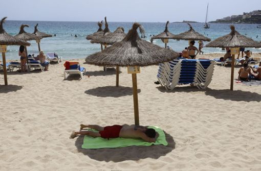 Urlaub auf Mallorca – laut RKI ist das offenbar nicht mehr zu empfehlen. (Archivbild) Foto: dpa/Clara Margais