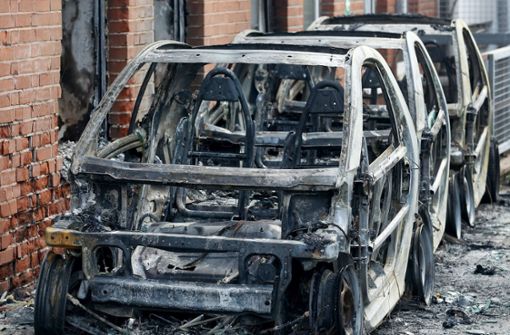 In Essen sind drei Fahrzeuge der AfD abgebrannt. Foto: dpa