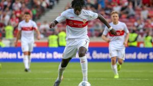 Tanguy Coulibaly vom VfB Stuttgart ist einer von sechs Franzosen in der zweiten Liga. In der Bundesliga spielen sogar 26 Profis aus dem Nachbarland, wie unsere Bildergalerie zeigt. Foto: Baumann