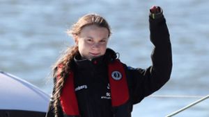 Greta Thunbergs Ankunft hatte sich wegen lauer Winde vor Ort um mehrere Stunden verzögert. Foto: dpa/Pedro Rocha