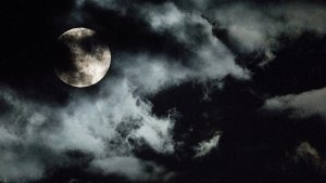 Besonders  in der Epoche der Romantik (Ende 18. bis Mitte 19. Jahrhundert)  war der Mond ein beliebtes Stilmittel. Foto: dpa