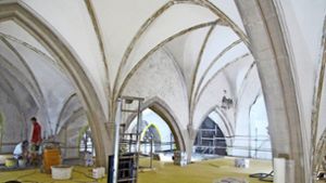 Auf der oberen Ebene der Stadtkirche –   unter der Decke –  müssen die Handwerker  bei großer Hitze arbeiten. Außen an der Fassade wird nichts  verändert. Foto: Felix Arnold