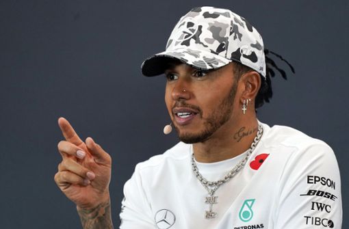 Lewis Hamilton geht mit gutem Beispiel voran – und verlangt auch von seinen Fahrerkollegen mehr Engagement. Foto: dpa/Chuck Burton