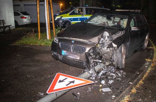 Der Schaden am BMW liegt im fünfstelligen Bereich. Foto: 7aktuell.de/Simon Adomat