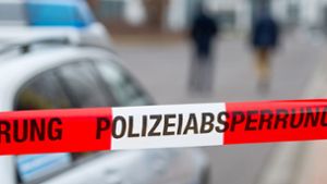 In Remchingen ist ein Mann leblos in seiner Wohnung gefunden wurden. (Symbolbild). Foto: dpa/Marc Tirl