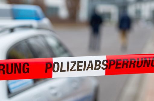 In Remchingen ist ein Mann leblos in seiner Wohnung gefunden wurden. (Symbolbild). Foto: dpa/Marc Tirl