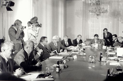 Historischer Moment: Am 20. September 1973 treffen sich die Ministerpräsidenten der Länder mit Bundeskanzler Willy Brandt im Palais Schaumburg in Bonn. Foto: Björn-Steiger-Stiftung